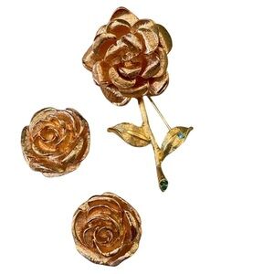 Vintage Jackie Kennedy Camrose & Kross gold tone rose brooch & clip on earrings
